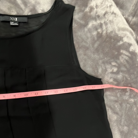 Women’s dress - Picture 4 of 6